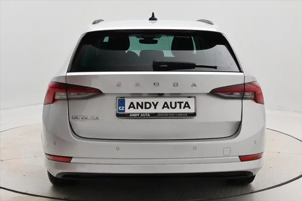 Škoda Octavia 2,0 TDI 110 kW DSG Clever Záru - foto 6