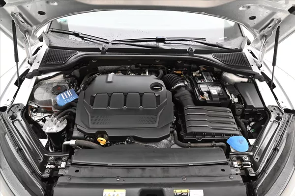 Škoda Octavia 2,0 TDI 110 kW DSG Clever Záru - foto 9
