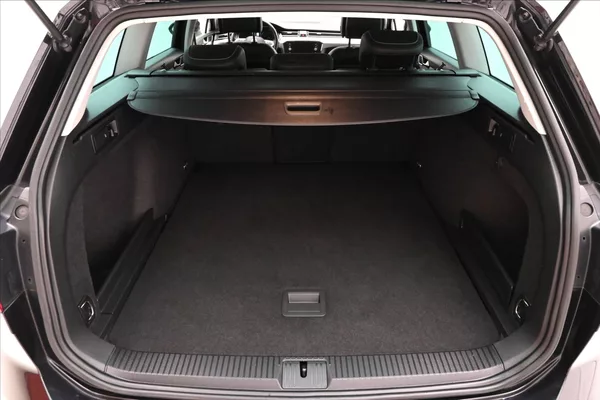 Volkswagen Passat 2,0 TDI 110 kW DSG ELEGANCE Zá - foto 10