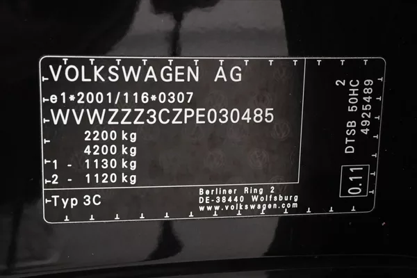 Volkswagen Passat 2,0 TDI 110 kW DSG ELEGANCE Zá - foto 12