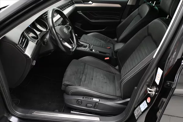 Volkswagen Passat 2,0 TDI 110 kW DSG ELEGANCE Zá - foto 13