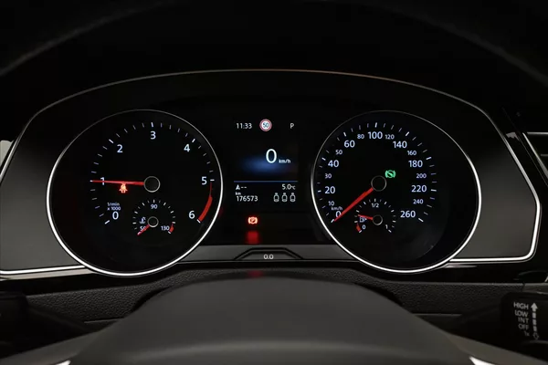 Volkswagen Passat 2,0 TDI 110 kW DSG ELEGANCE Zá - foto 16