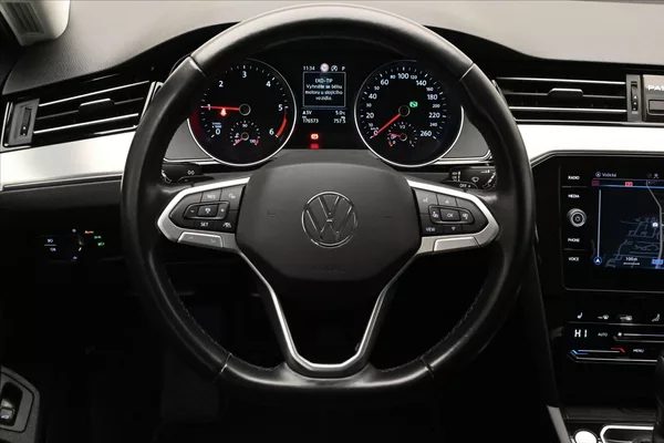 Volkswagen Passat 2,0 TDI 110 kW DSG ELEGANCE Zá - foto 18