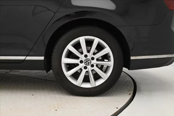Volkswagen Passat 2,0 TDI 110 kW DSG ELEGANCE Zá - foto 32
