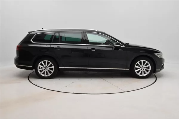 Volkswagen Passat 2,0 TDI 110 kW DSG ELEGANCE Zá - foto 4