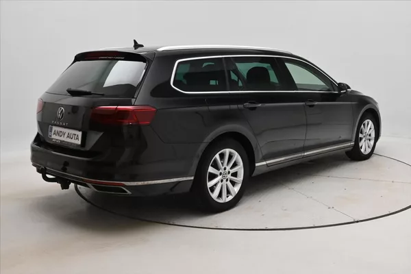 Volkswagen Passat 2,0 TDI 110 kW DSG ELEGANCE Zá - foto 5