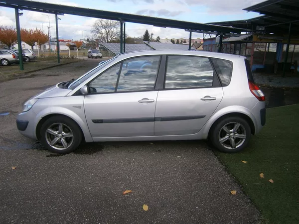Renault Scénic 1.6i serviska - foto 4