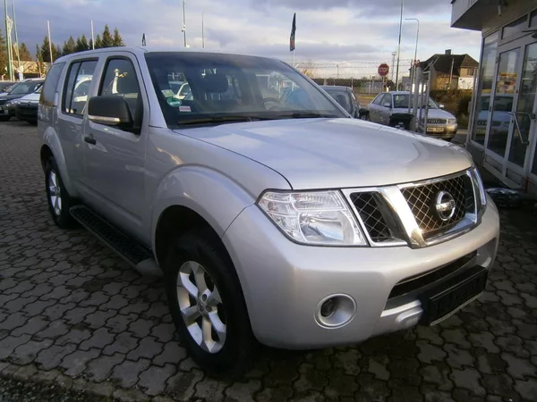 Nissan Pathfinder 2.5DCi 140kw,4x4,serviska