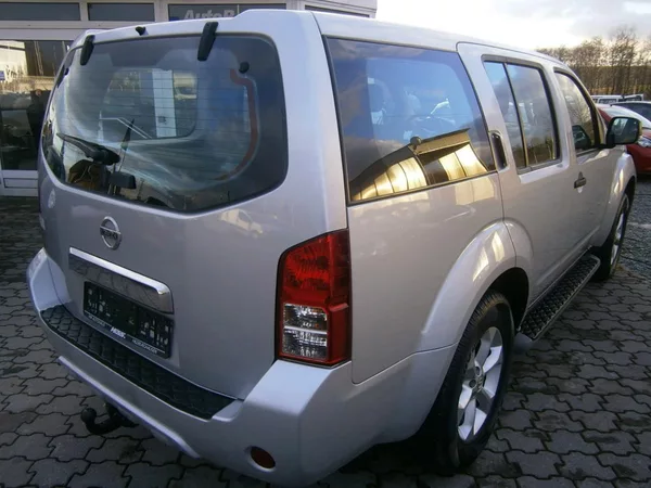 Nissan Pathfinder 2.5DCi 140kw,4x4,serviska - foto 6