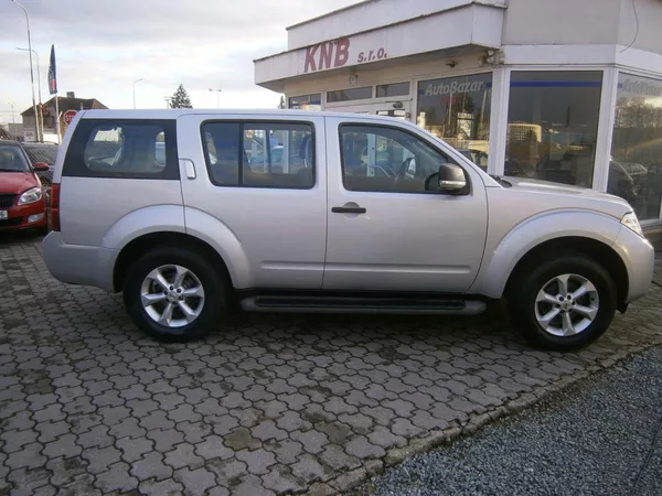 Nissan Pathfinder 2.5DCi 140kw,4x4,serviska - foto 7