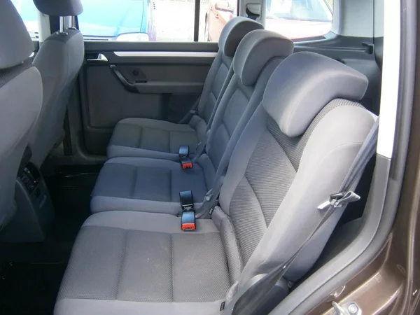 Volkswagen Touran 1.6TDi CZ,1.maj,serviska,2x ko - foto 10