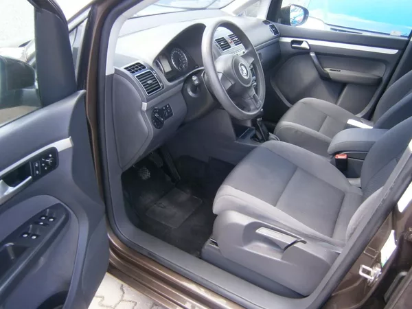 Volkswagen Touran 1.6TDi CZ,1.maj,serviska,2x ko - foto 12