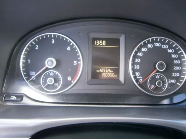Volkswagen Touran 1.6TDi CZ,1.maj,serviska,2x ko - foto 14