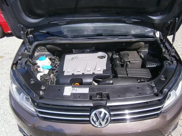 Volkswagen Touran 1.6TDi CZ,1.maj,serviska,2x ko - foto 15