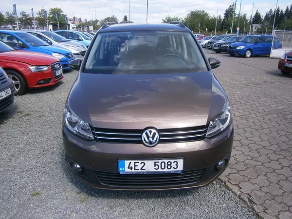 Volkswagen Touran 1.6TDi CZ,1.maj,serviska,2x ko - foto 2
