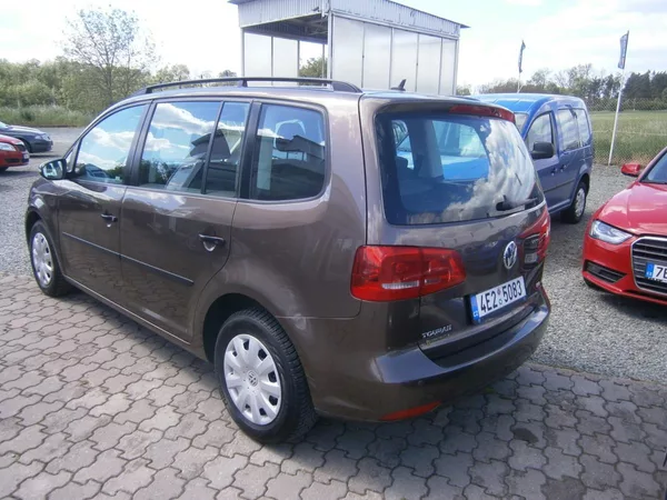 Volkswagen Touran 1.6TDi CZ,1.maj,serviska,2x ko - foto 5