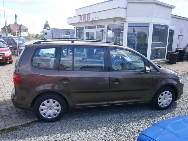 Volkswagen Touran 1.6TDi CZ,1.maj,serviska,2x ko - foto 7