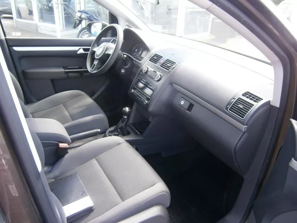 Volkswagen Touran 1.6TDi CZ,1.maj,serviska,2x ko - foto 8