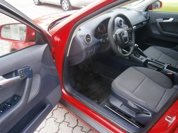 Audi A3 1.6i Digi klima,serviska - foto 12