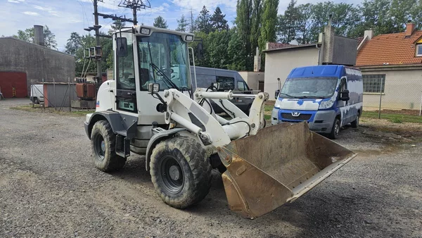 Liebherr L508,DPH,cena vč.vidlí