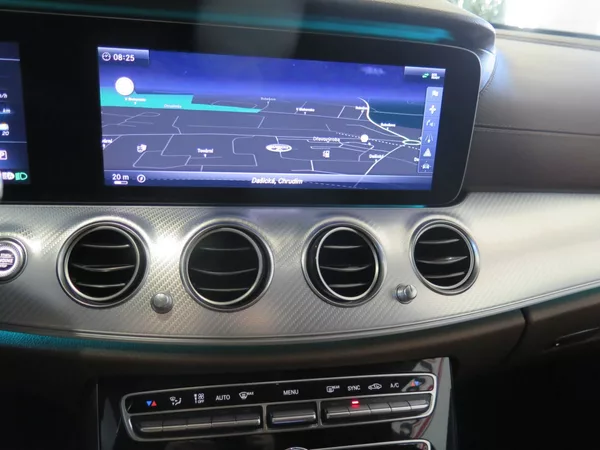 Mercedes-Benz Třídy E 220d,4M,All-Terrain,tažné, DPH - foto 9