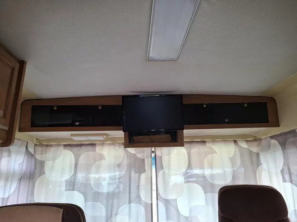 Chevrolet Winnebago 6,2L V8 - foto 29