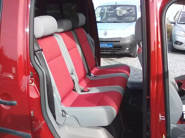 Volkswagen Caddy 1.6i / 75 KW , 7 míst - foto 19