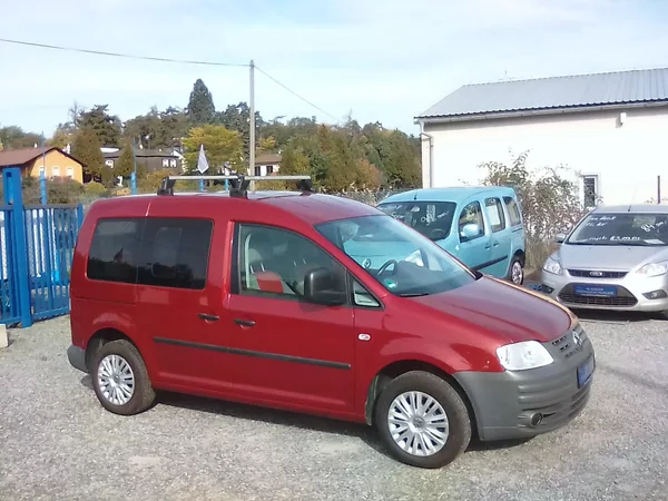 Volkswagen Caddy 1.6i / 75 KW , 7 míst - foto 2