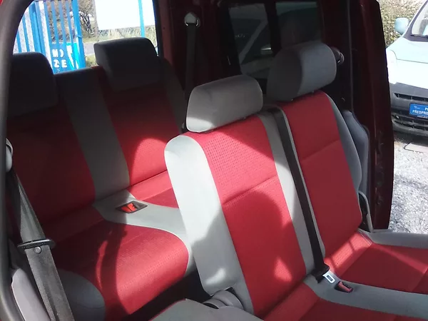 Volkswagen Caddy 1.6i / 75 KW , 7 míst - foto 21