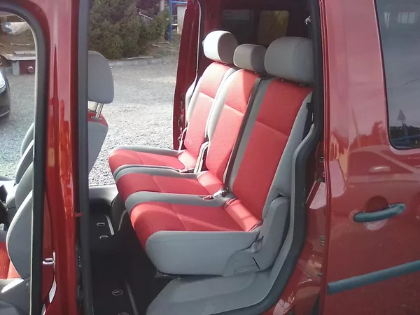 Volkswagen Caddy 1.6i / 75 KW , 7 míst - foto 22