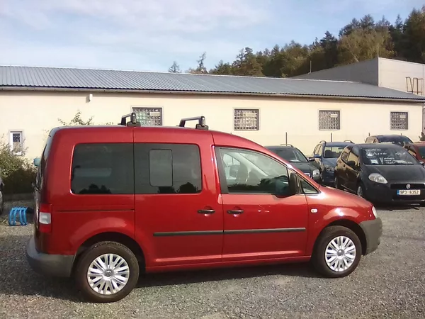 Volkswagen Caddy 1.6i / 75 KW , 7 míst - foto 3