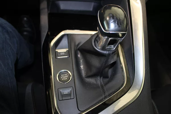 Peugeot 3008 1.5BlueHDi,130HP,ČR,1.maj. - foto 10
