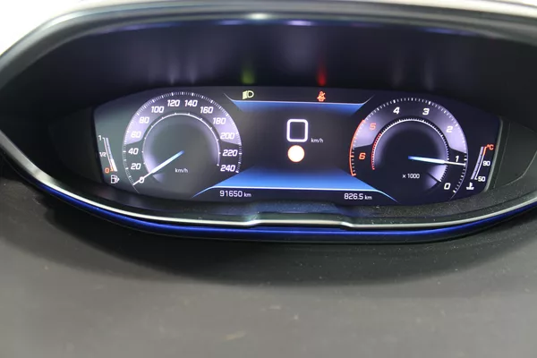 Peugeot 3008 1.5BlueHDi,130HP,ČR,1.maj. - foto 9