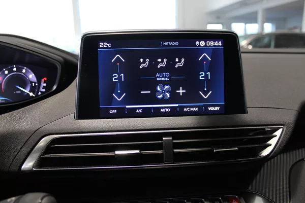 Peugeot 3008 1.2i,ACTIV PACK,130HP,aut,DPH, - foto 14