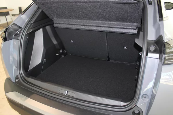 Peugeot 2008 2008 ALLURE Hybrid 145 e-DCS6 - foto 17