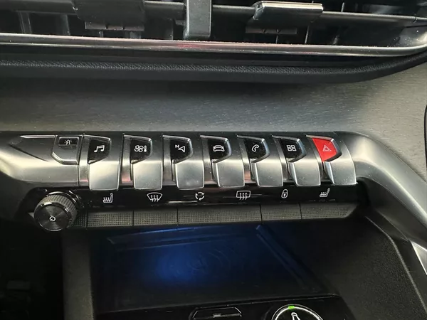 Peugeot 3008 2.0BlueHDi,181HP,GT,ČR,DPH - foto 21