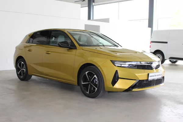 Opel Astra HB 1.2 HYBRID