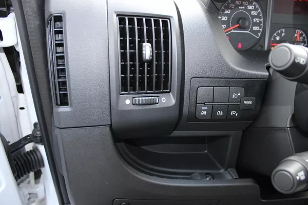 Opel Movano Van 3500 L3H2 2.2 CDTi 140k - foto 14