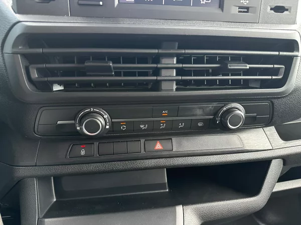 Opel Vivaro Crew Van Flexspace L 2.2 CDTi - foto 9