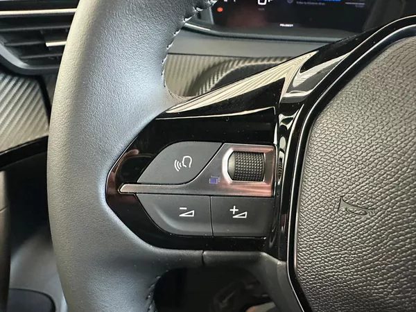 Peugeot 2008 ALLURE Hybrid 145 e-DCS6 - foto 20