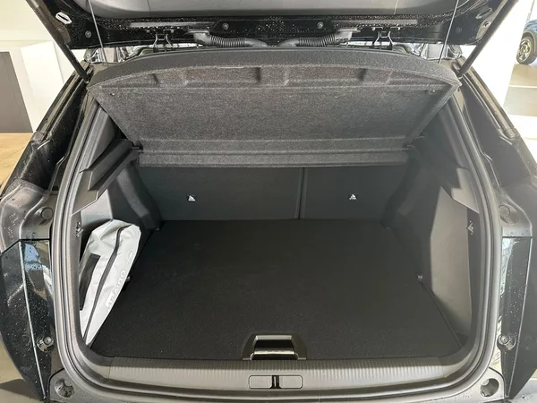 Peugeot 2008 ALLURE Hybrid 145 e-DCS6 - foto 9