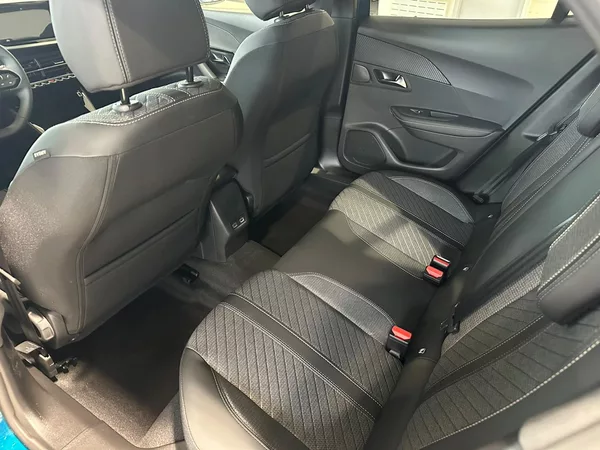 Peugeot 2008 ALLURE Hybrid 145 e-DCS6 - foto 10