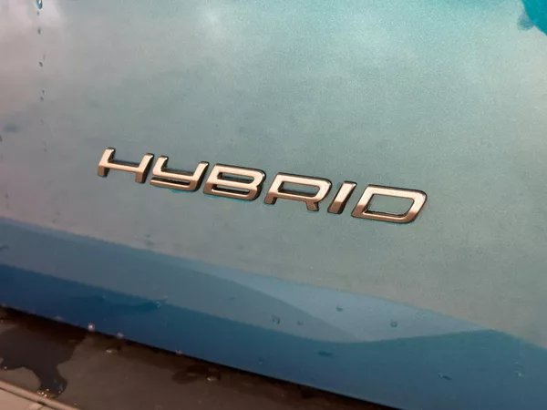 Peugeot 2008 ALLURE Hybrid 145 e-DCS6 - foto 8