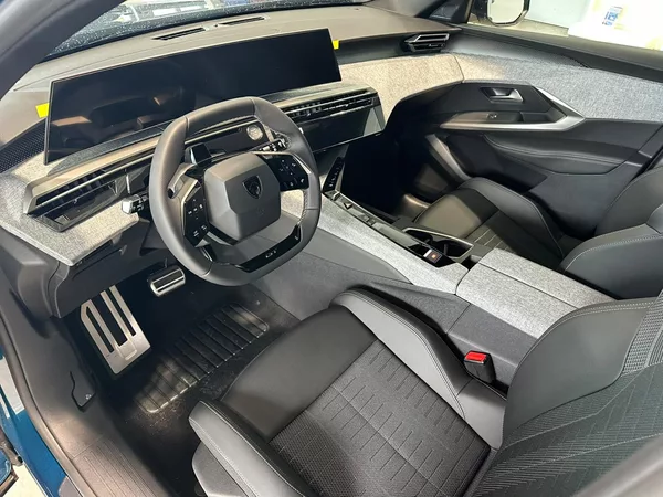 Peugeot 5008 GT Hybrid 145 e-DCS6 - foto 10