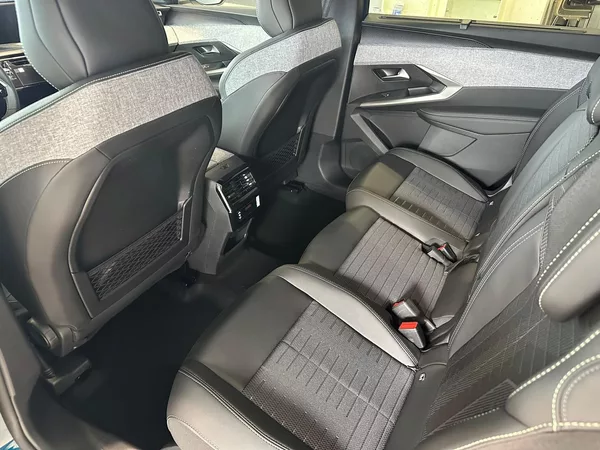 Peugeot 5008 GT Hybrid 145 e-DCS6 - foto 11
