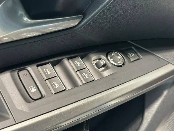 Peugeot 5008 GT Hybrid 145 e-DCS6 - foto 12