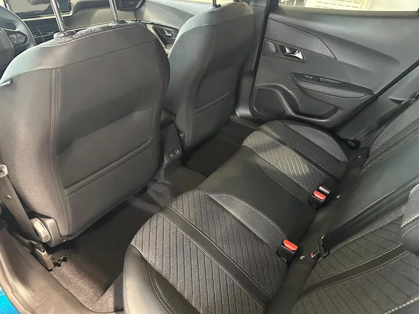 Peugeot 2008 ALLURE Elektromotor 115 kW - foto 10