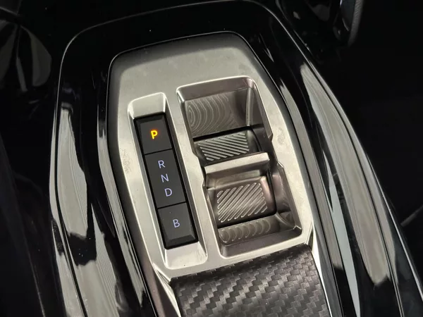 Peugeot 2008 ALLURE Elektromotor 115 kW - foto 14