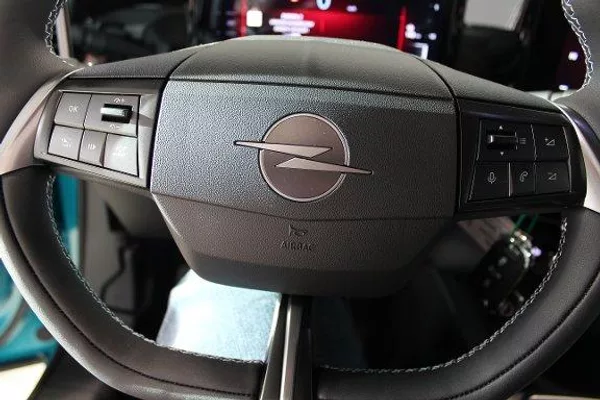 Opel Mokka Edition Hybrid 1.2 TURBO 107kW - foto 12