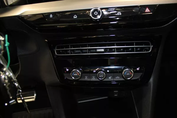 Opel Mokka GS Hybrid 1.2 TURBO 107kW - foto 13